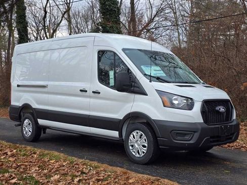 New 2026 Ford Transit 250 148 Medium Roof RWD image 3