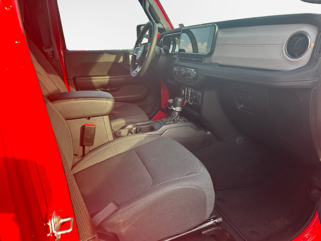 Certified 2026 Jeep Wrangler Unlimited Sahara AWD/4WD image 28