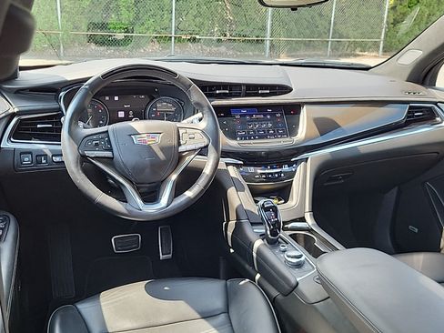 Used 2024 Cadillac XT6 Sport w/ Platinum Package AWD/4WD image 17