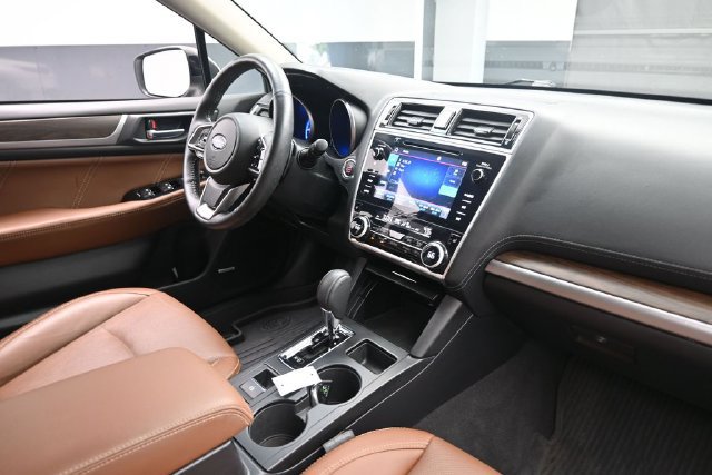 Used 2019 Subaru Outback 3.6R Touring w/ Popular Package #3A AWD/4WD image 28