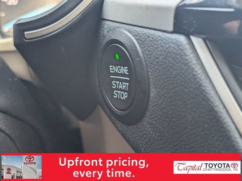 Used 2022 Ford Escape SEL FWD image 19
