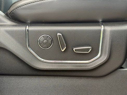 Used 2017 Ford F150 Platinum w/ Equipment Group 701A Luxury image 44