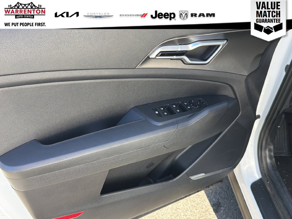 Used 2026 Kia Sportage LX FWD image 17