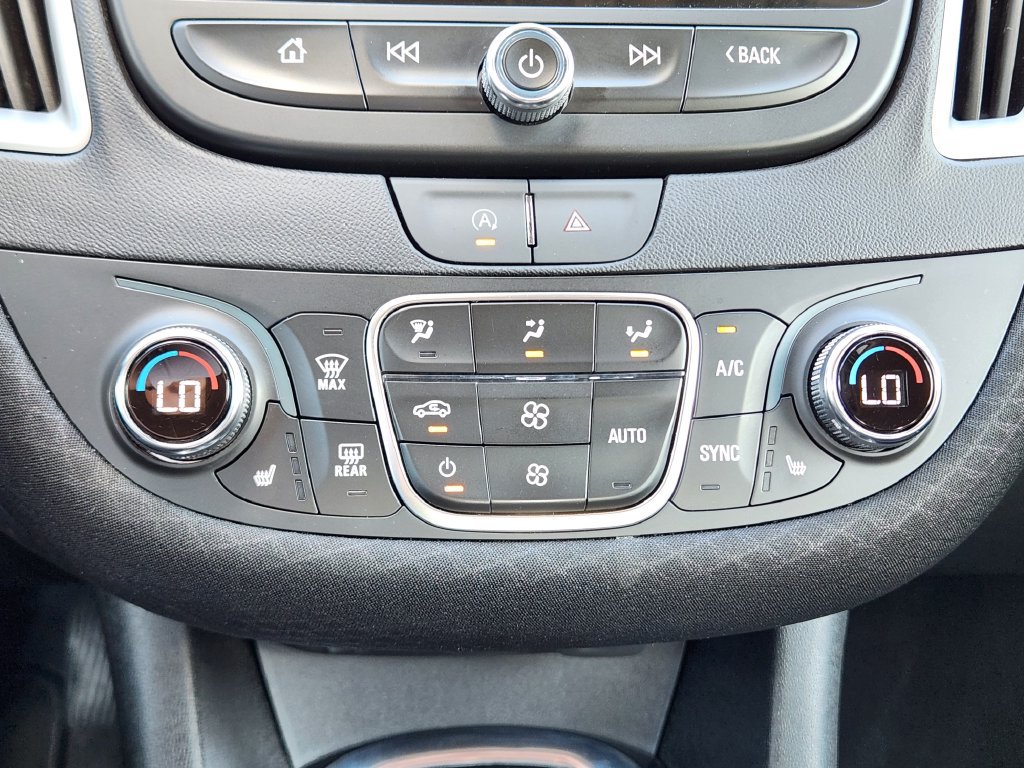 Used 2024 Chevrolet Malibu LT FWD image 24