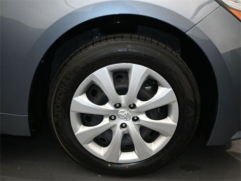 Used 2025 Toyota Corolla LE image 15