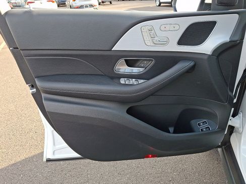 Used 2024 Mercedes-Benz GLE 450e 4MATIC image 13