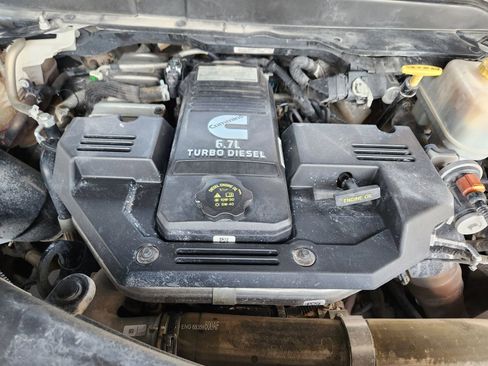 Used 2022 RAM 5500 Tradesman w/ Chrome Appearance Group image 34