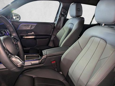 Used 2025 Mercedes-Benz GLB 250 image 19