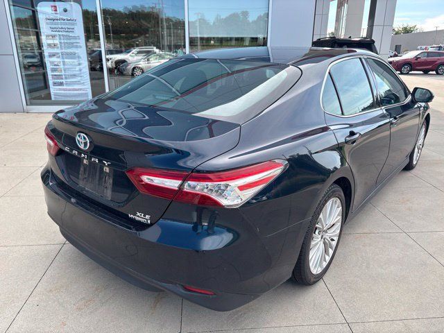 Used 2018 Toyota Camry XLE FWD image 7