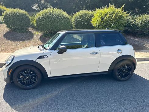Used 2013 MINI Cooper S image 2