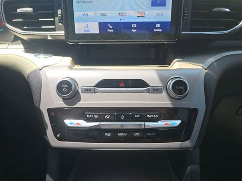 Used 2024 Ford Explorer XLT w/ Equipment Group 202A AWD/4WD image 19