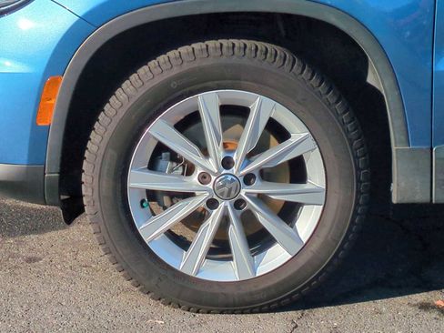 Used 2017 Volkswagen Tiguan Limited image 13