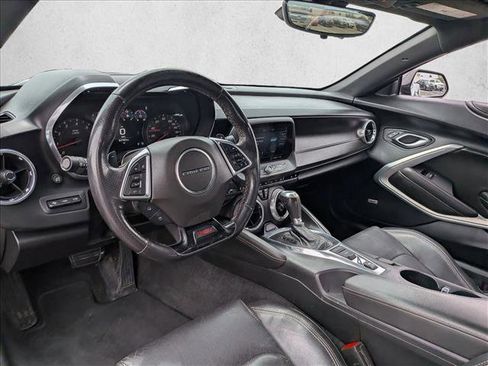 Used 2020 Chevrolet Camaro SS RWD image 9