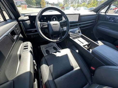 Used 2025 Hyundai Santa Fe Calligraphy image 13