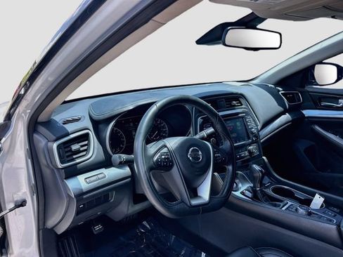 Used 2022 Nissan Maxima SV w/ Floor Mat Group FWD image 6
