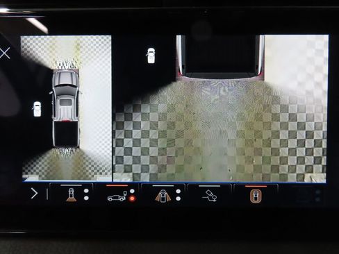 Used 2025 GMC Sierra 1500 Denali AWD/4WD image 18