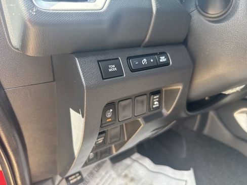 Used 2022 Nissan Frontier SV RWD image 15