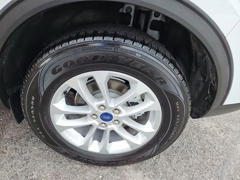 Used 2021 Ford Escape SE image 29