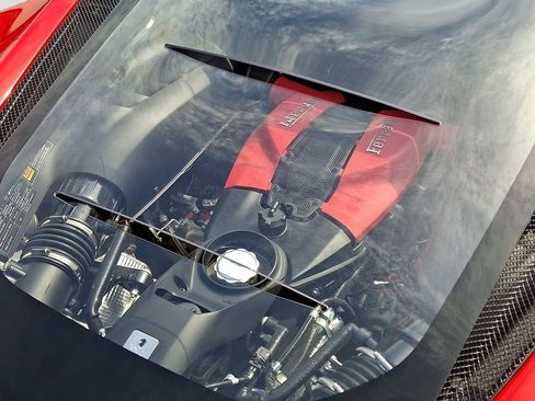 Used 2020 Ferrari F8 Tributo RWD image 28