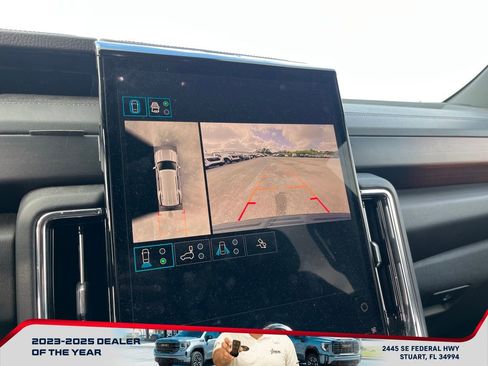 Used 2025 GMC Yukon Denali image 33