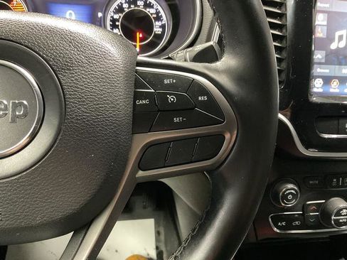 Used 2020 Jeep Cherokee Limited image 21