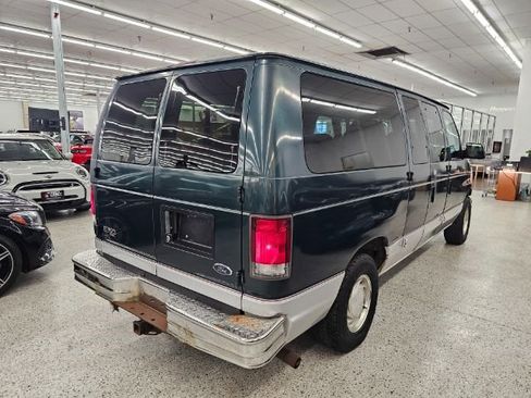 Used 2000 Ford E-150 and Econoline 150 Wagon image 4