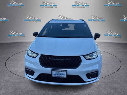 New 2026 Chrysler Pacifica Limited w/ S Appearance Package AWD/4WD image 8