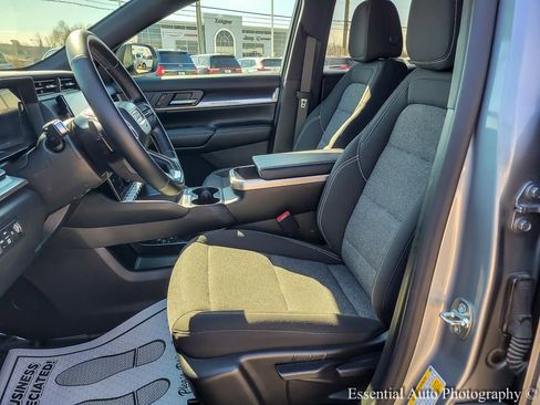 Used 2025 GMC Terrain Elevation w/ Technology Package II image 8