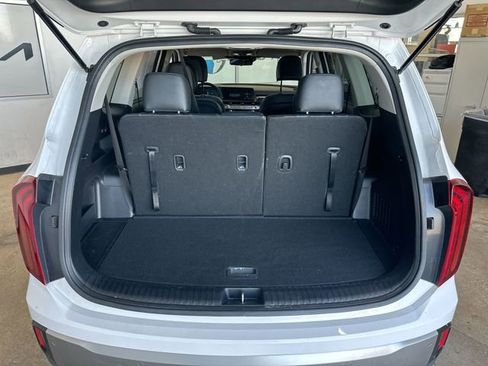 Certified 2024 Kia Telluride S w/ S Sunroof Package AWD/4WD image 23