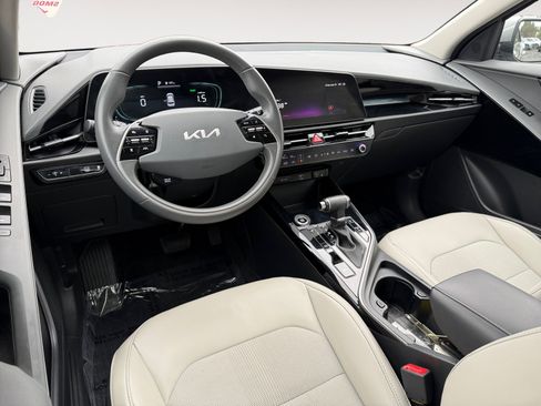 Used 2023 Kia Niro EX image 15