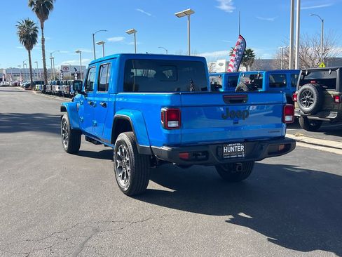 New 2026 Jeep Gladiator Sport AWD/4WD image 3