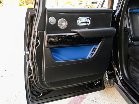 Used 2021 Rolls-Royce Cullinan image 48