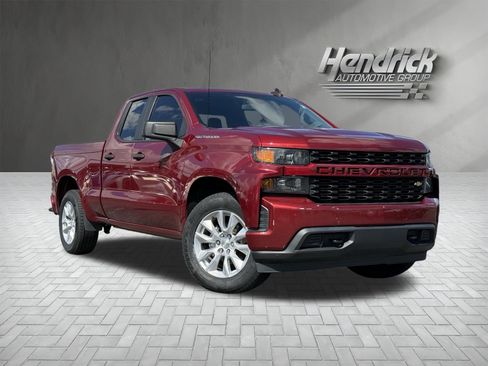 Used 2020 Chevrolet Silverado 1500 Custom w/ Custom Value Package RWD image 2