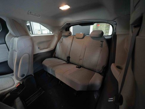 Used 2022 Toyota Sienna LE FWD image 25