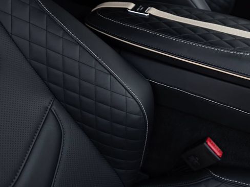 Used 2023 Aston Martin DBS Superleggera Volante RWD image 30