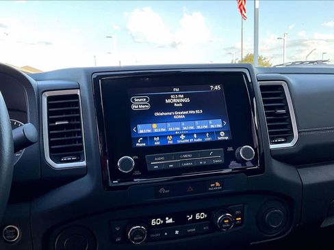 Used 2024 Nissan Frontier SL w/ Technology Package RWD image 29
