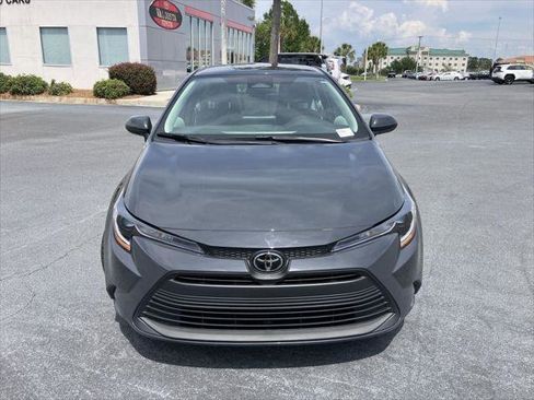 Certified 2025 Toyota Corolla LE FWD image 8
