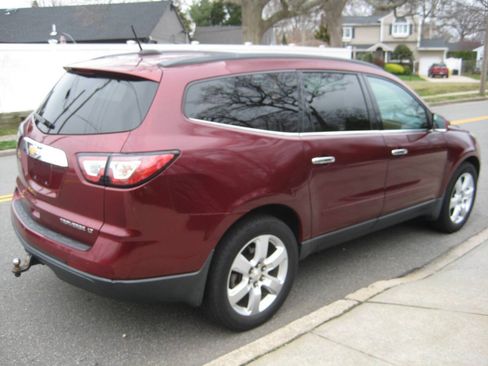 Used 2016 Chevrolet Traverse LT w/ Style and Technology Package AWD/4WD image 5