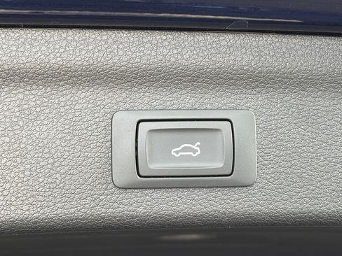 Certified 2025 Audi Q3 2.0T Premium AWD/4WD image 15