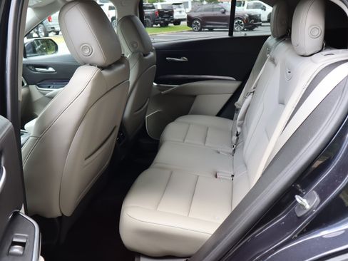 Used 2023 Cadillac XT4 Luxury w/ Cold Weather Package AWD/4WD image 45