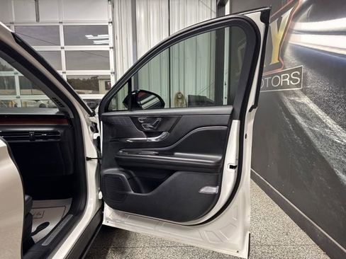 Used 2022 Lincoln Corsair Reserve w/ Equipment Group 201A image 33