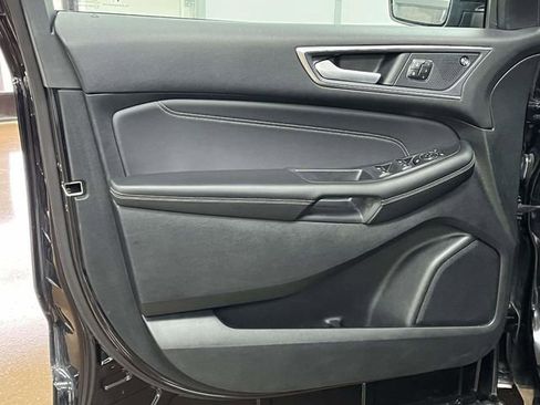 Used 2024 Ford Edge Titanium image 14