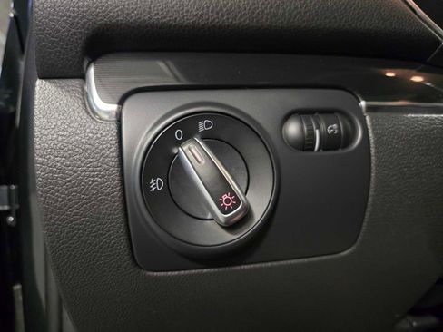 Used 2012 Volkswagen GTI PZEV image 20