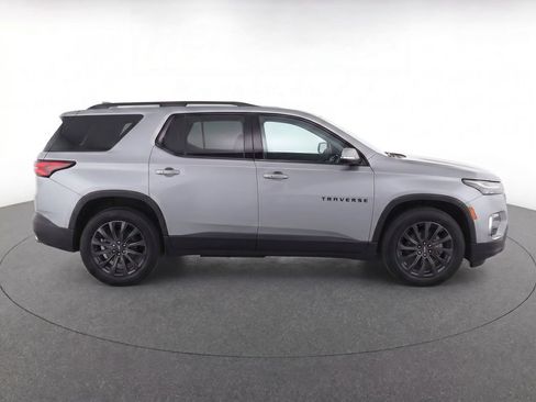 Used 2023 Chevrolet Traverse LT FWD image 8