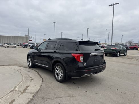 Used 2020 Ford Explorer XLT w/ Equipment Group 202A image 4