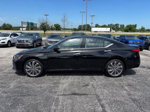 Used 2025 Nissan Altima 2.5 SL AWD/4WD image 2