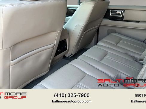 Used 2015 Lincoln Navigator 4WD image 30