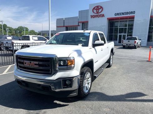 Used 2015 GMC Sierra 1500 SLE w/ SLE Value Package AWD/4WD image 4