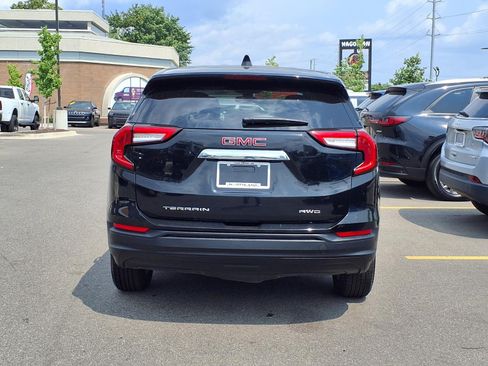 Used 2024 GMC Terrain SLE AWD/4WD image 21
