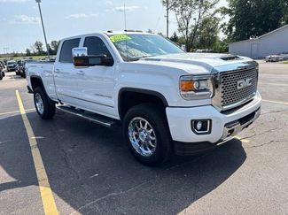 Used 2017 GMC Sierra 3500 Denali w/ Duramax Plus Package AWD/4WD video 1